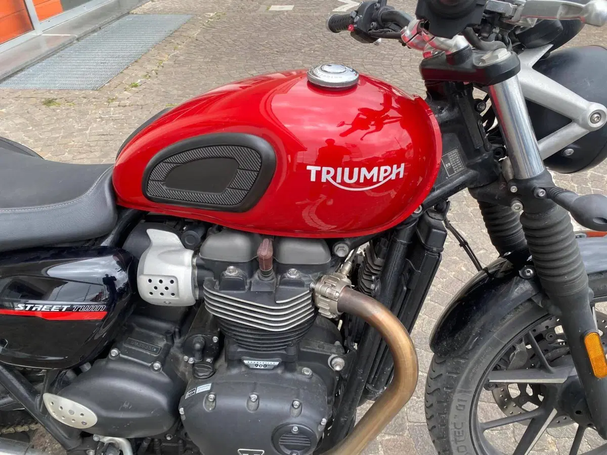 Triumph Street Twin 900 (2017 - 18) (8)