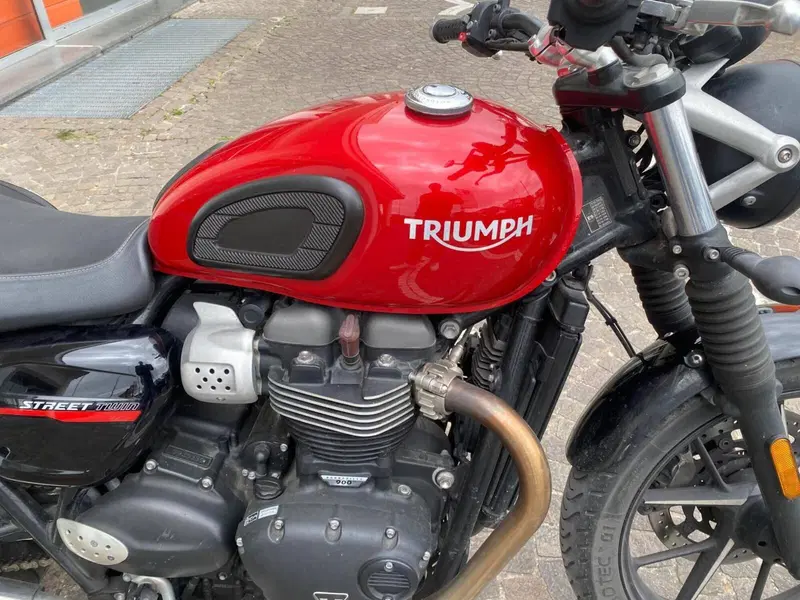 Triumph Street Twin 900 (2017 - 18) (8)