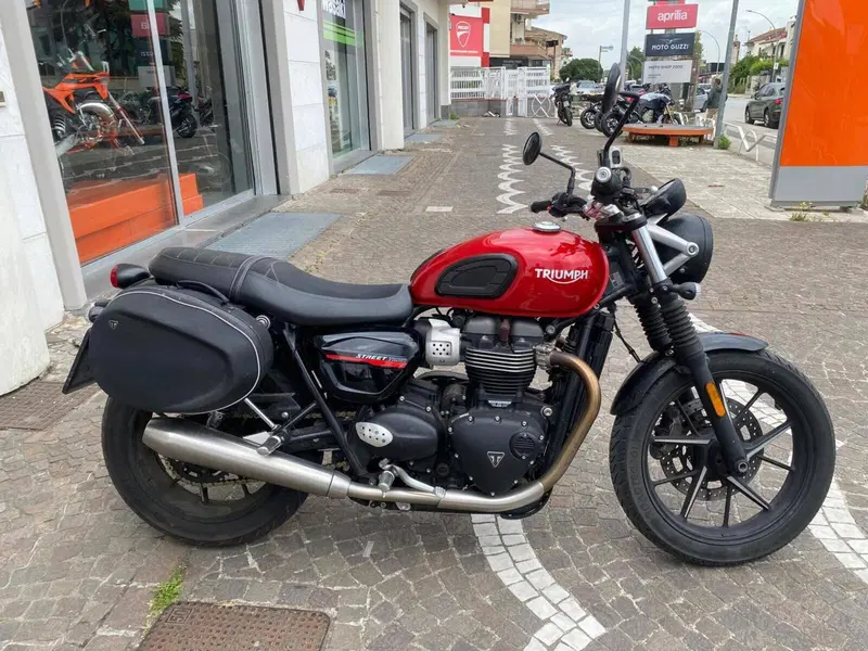 Triumph Street Twin 900 (2017 - 18)