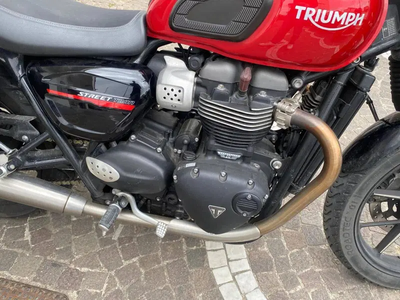 Triumph Street Twin 900 (2017 - 18) (9)