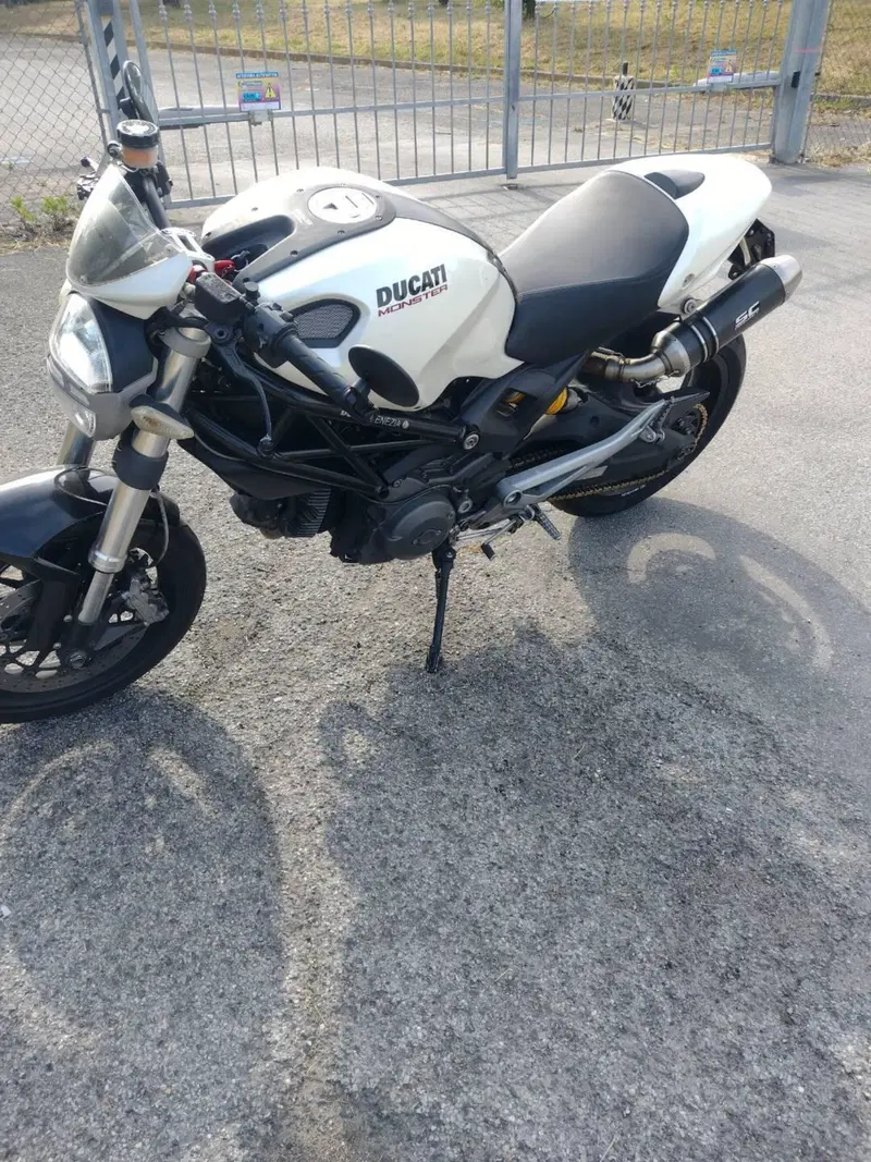 Ducati Monster 696 Plus (2007 - 14) (3)
