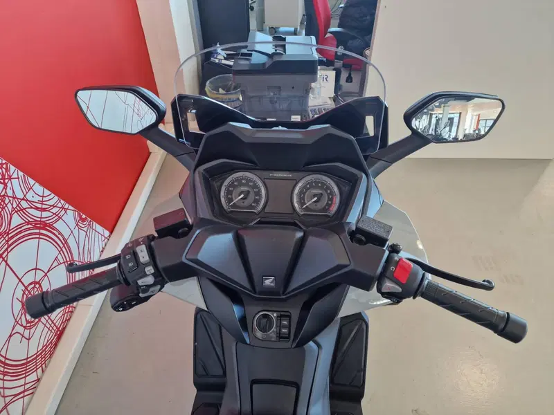 Honda Forza 350 (2025 - 26) (6)