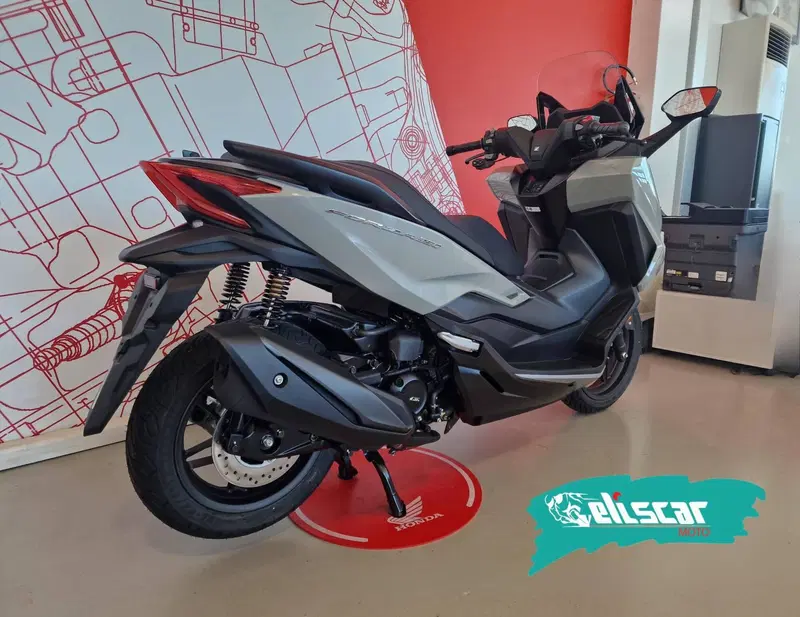 Honda Forza 350 (2025 - 26) (4)