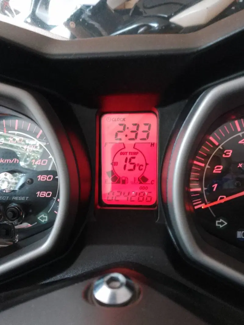 Yamaha X-Max 400 (2013 - 16) (6)