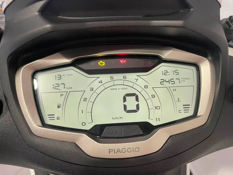 Piaggio Beverly 400 S (2025 - 26) (6)