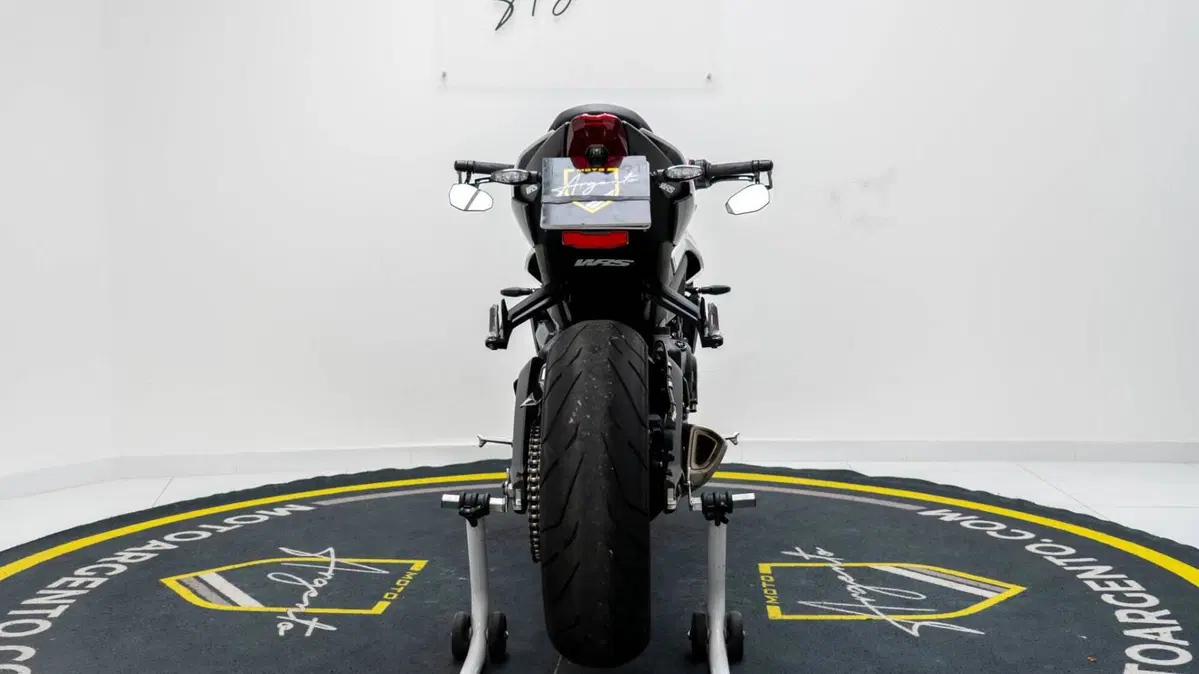 Triumph Street Triple 765 R (2023 - 26) (4)