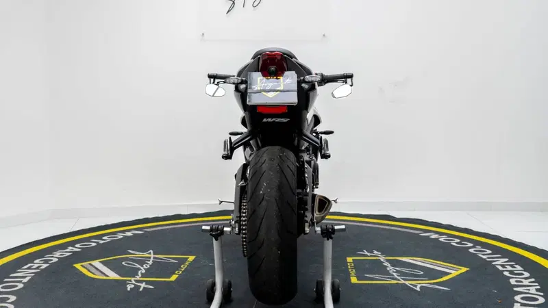 Triumph Street Triple 765 R (2023 - 26) (4)