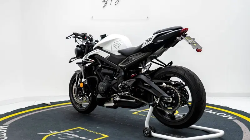 Triumph Street Triple 765 R (2023 - 26) (5)