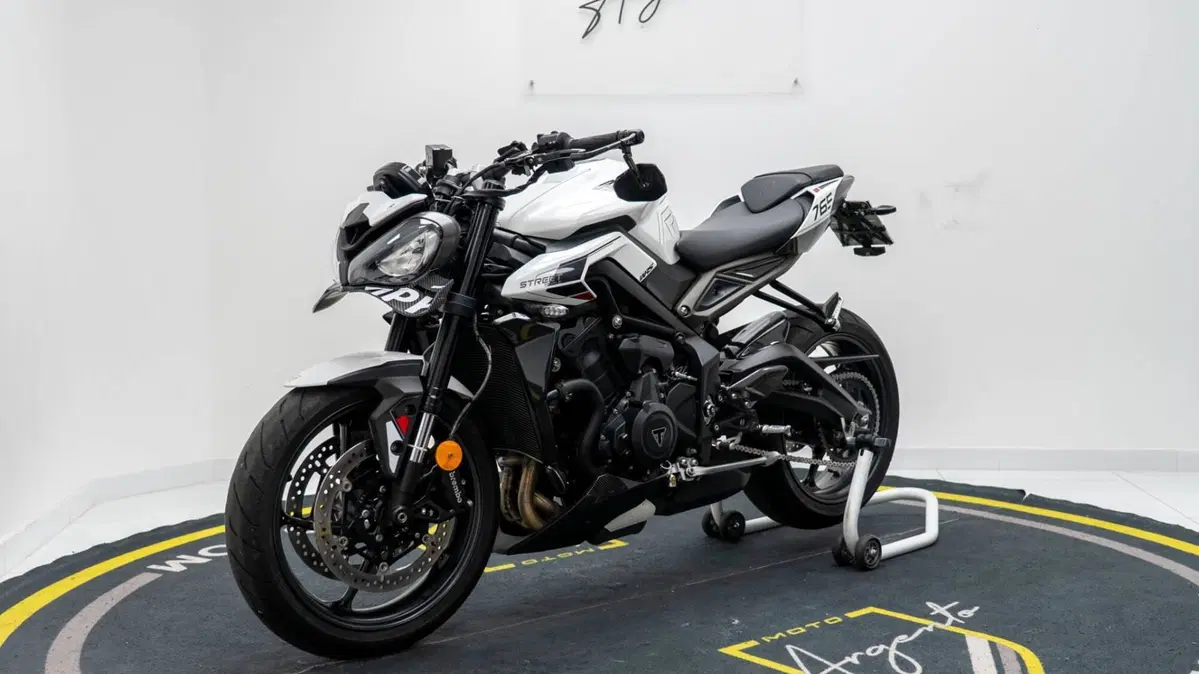 Triumph Street Triple 765 R (2023 - 26) (7)