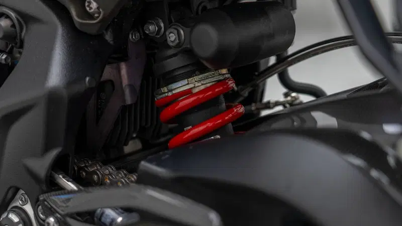 Triumph Street Triple 765 R (2023 - 26) (13)