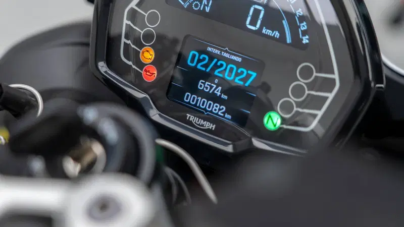 Triumph Street Triple 765 R (2023 - 26) (20)