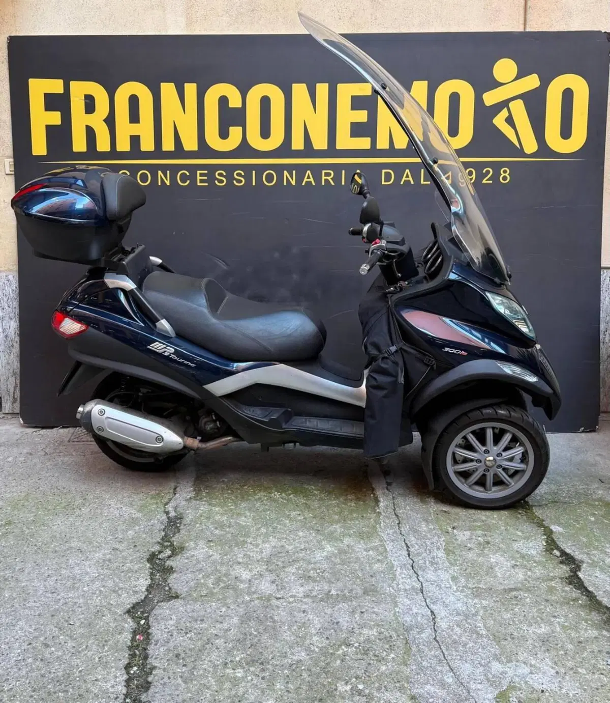 Piaggio MP3 300 (2010 - 11) (3)
