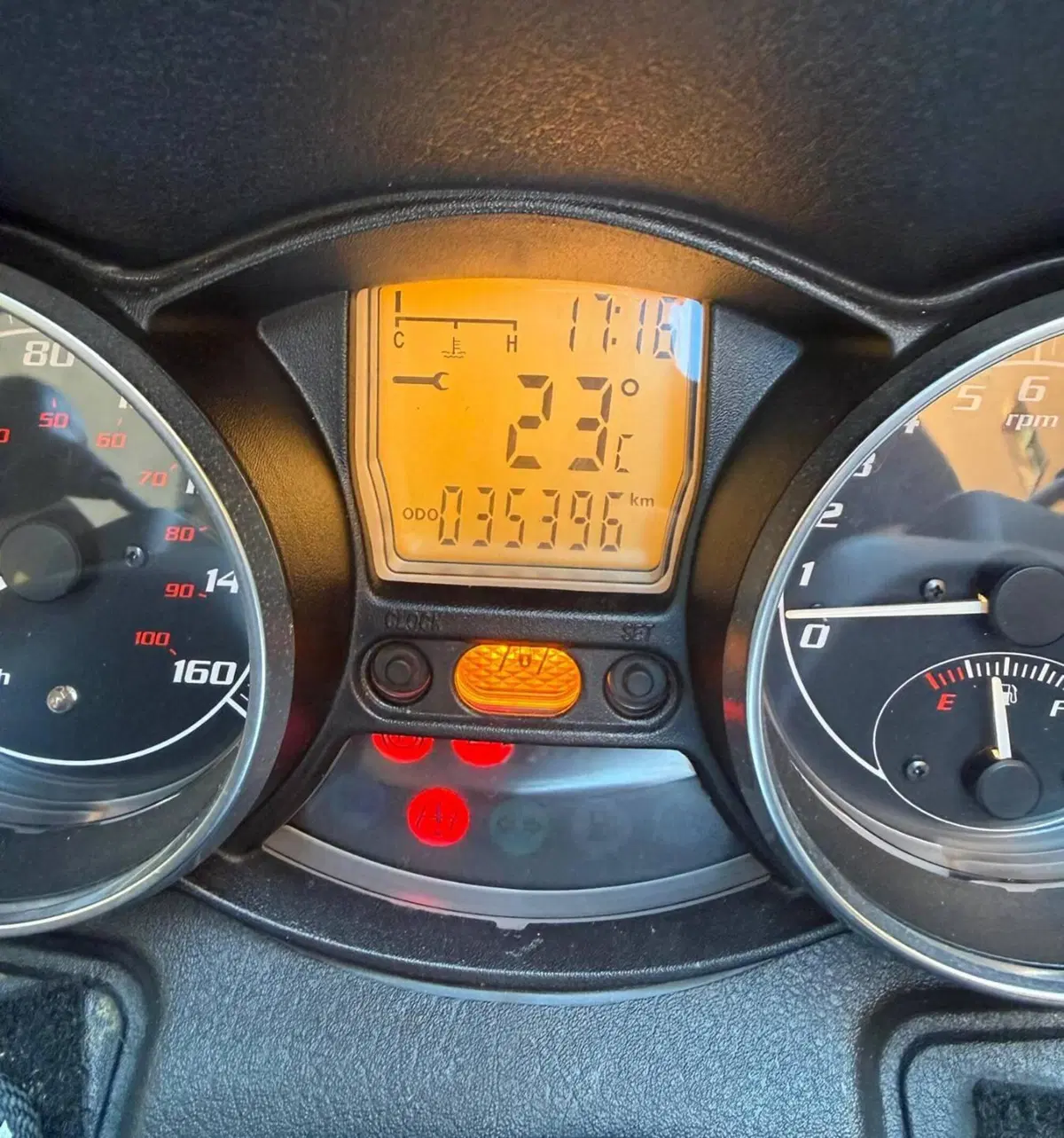 Piaggio MP3 300 (2010 - 11) (4)