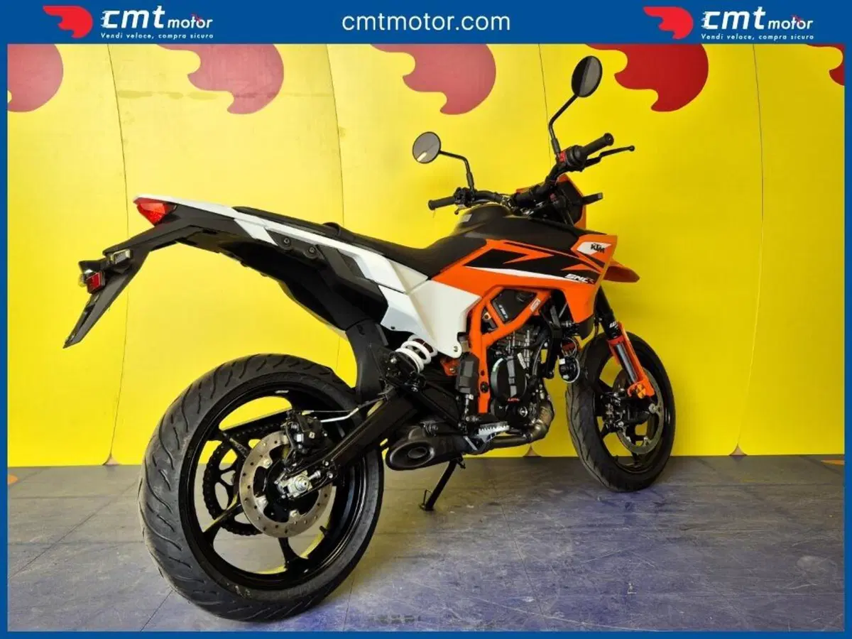 KTM 125 SMC R (2025 - 26) (4)