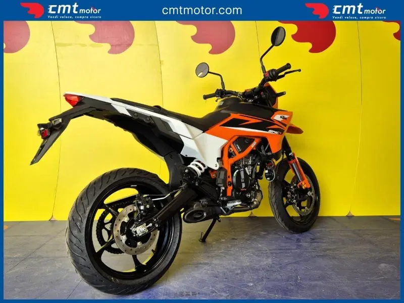 KTM 125 SMC R (2025 - 26) (4)