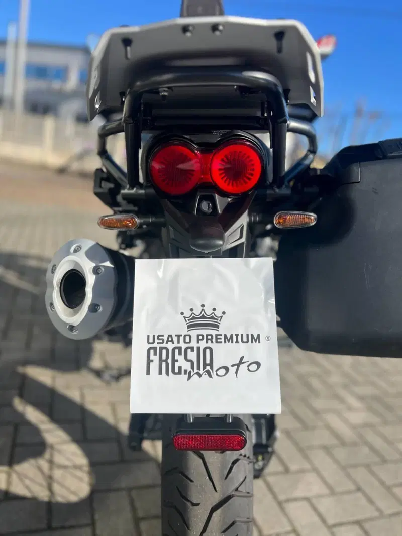 Moto Guzzi V85 TT (2021 - 23) (5)