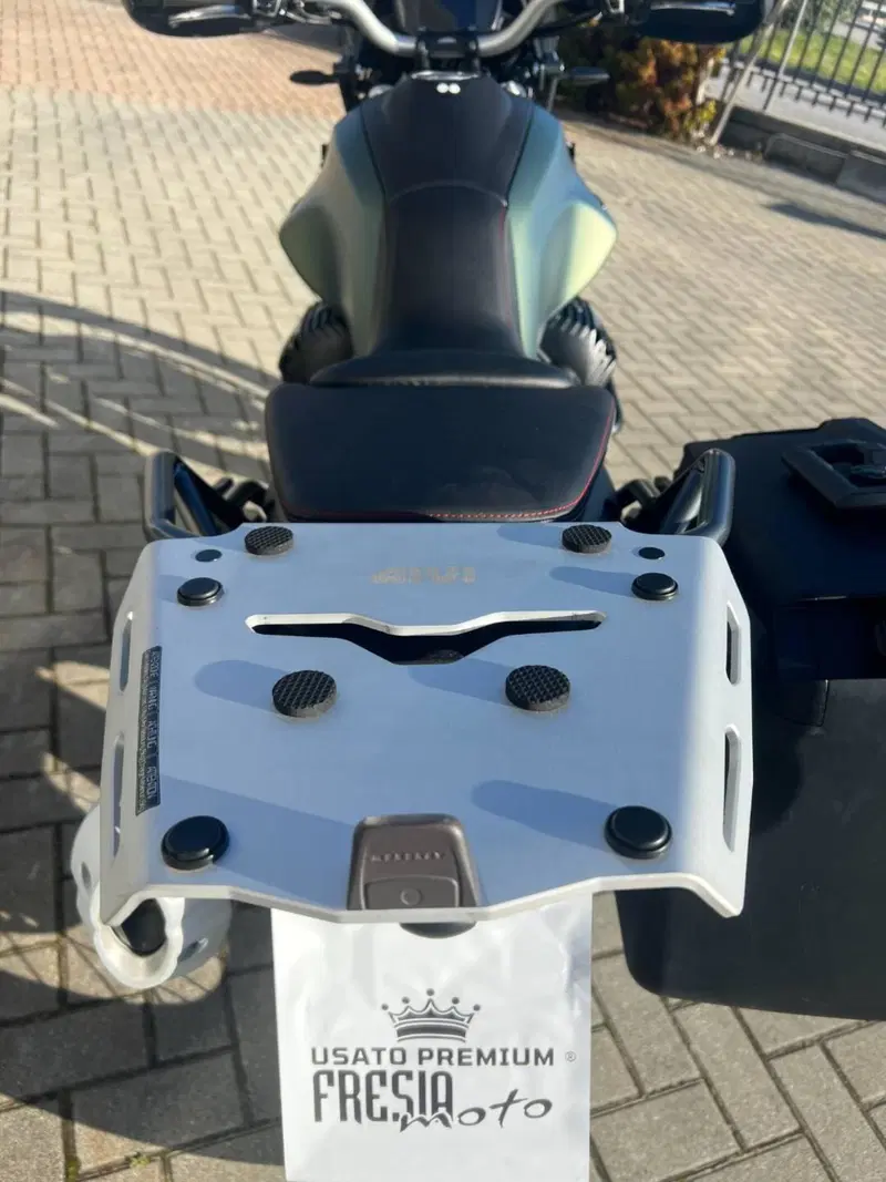 Moto Guzzi V85 TT (2021 - 23) (9)