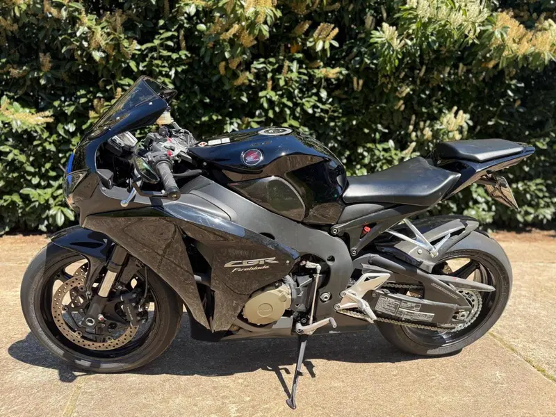 Honda CBR 1000 RR Fireblade (2008 - 11) (2)
