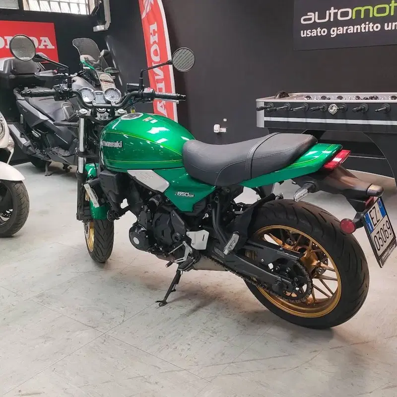 Kawasaki Z 650 RS (2022 - 24) (6)