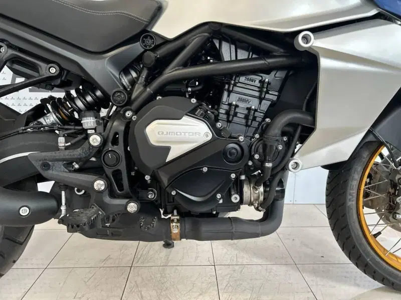 QJ Motor SRT 800 X (2023 - 24) (10)