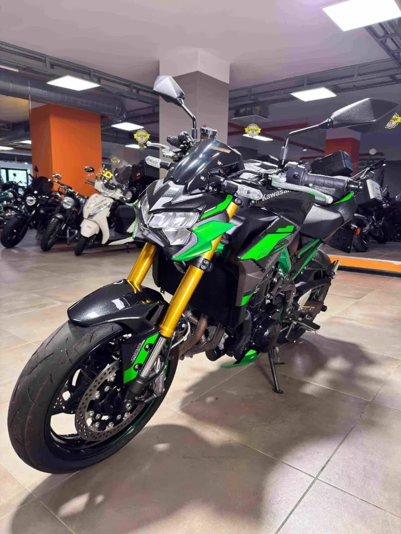 Kawasaki Z 900 SE (2025 - 26) (3)