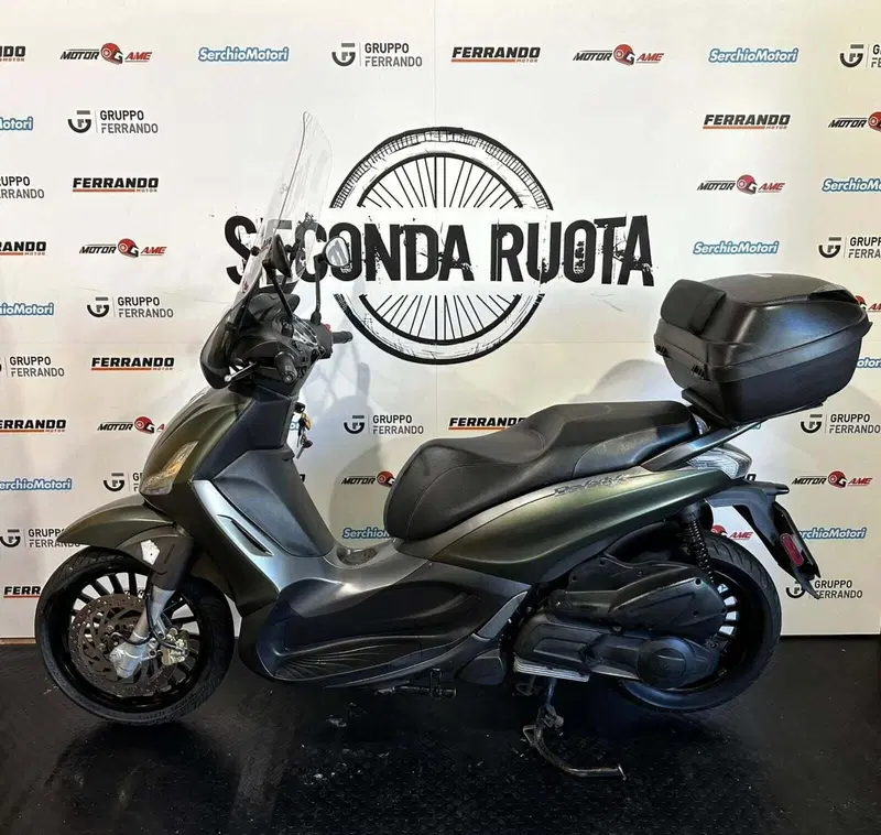 Piaggio Beverly 300 S (2021) (2)