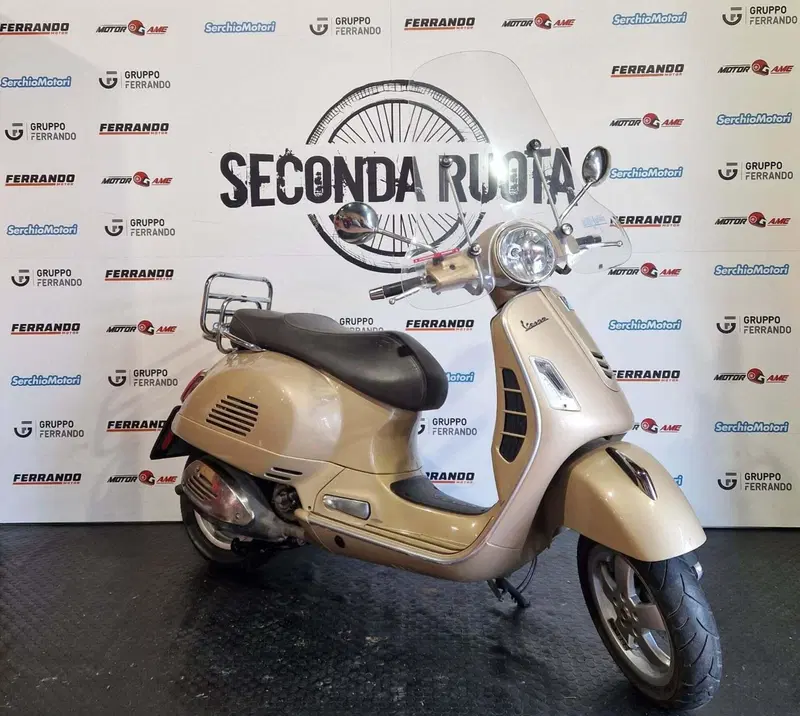 Vespa GTS 300 (2017 - 18) (4)