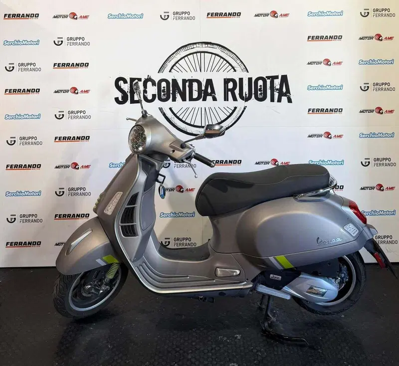 Vespa GTS 125 Super Tech (2023 - 24) (2)