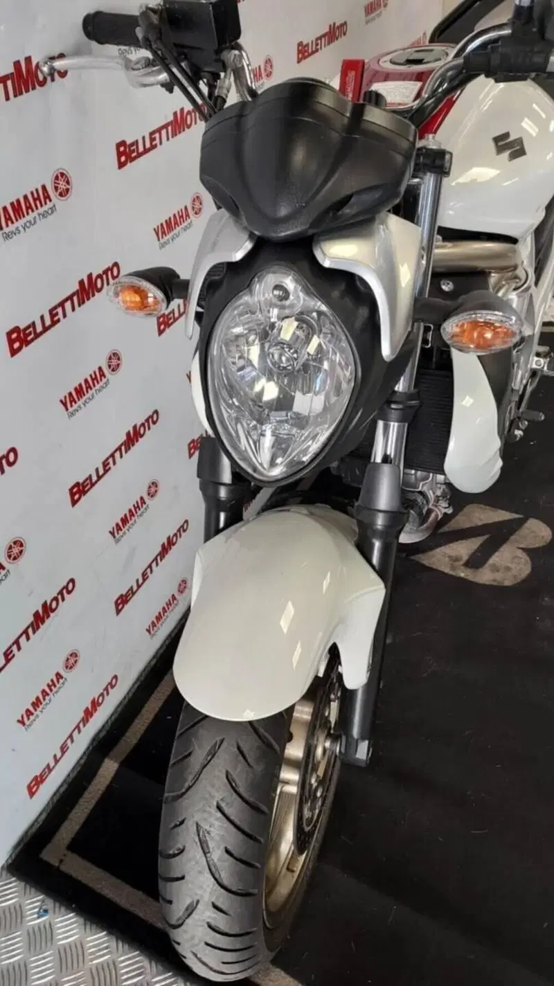 Suzuki Gladius 650 SFV ABS (2009 - 15) (4)