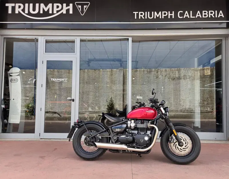 Triumph Bonneville Bobber 1200 (2021 - 25) (2)