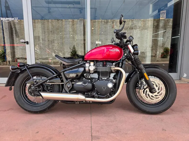 Triumph Bonneville Bobber 1200 (2021 - 25) (3)