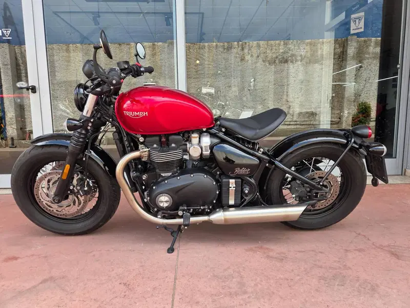 Triumph Bonneville Bobber 1200 (2021 - 25) (6)