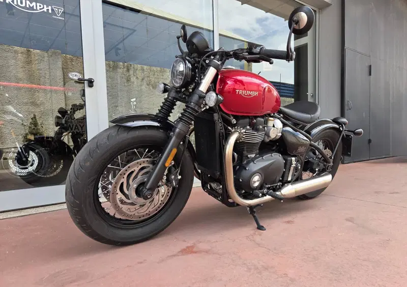 Triumph Bonneville Bobber 1200 (2021 - 25) (9)