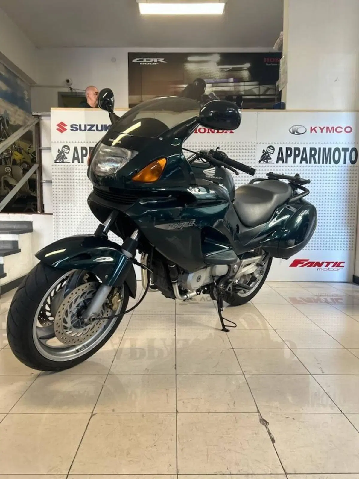 Honda Deauville 650 (1998 - 01) (3)