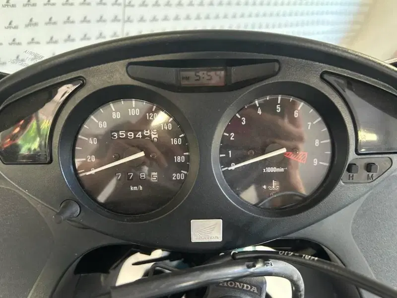 Honda Deauville 650 (1998 - 01) (7)