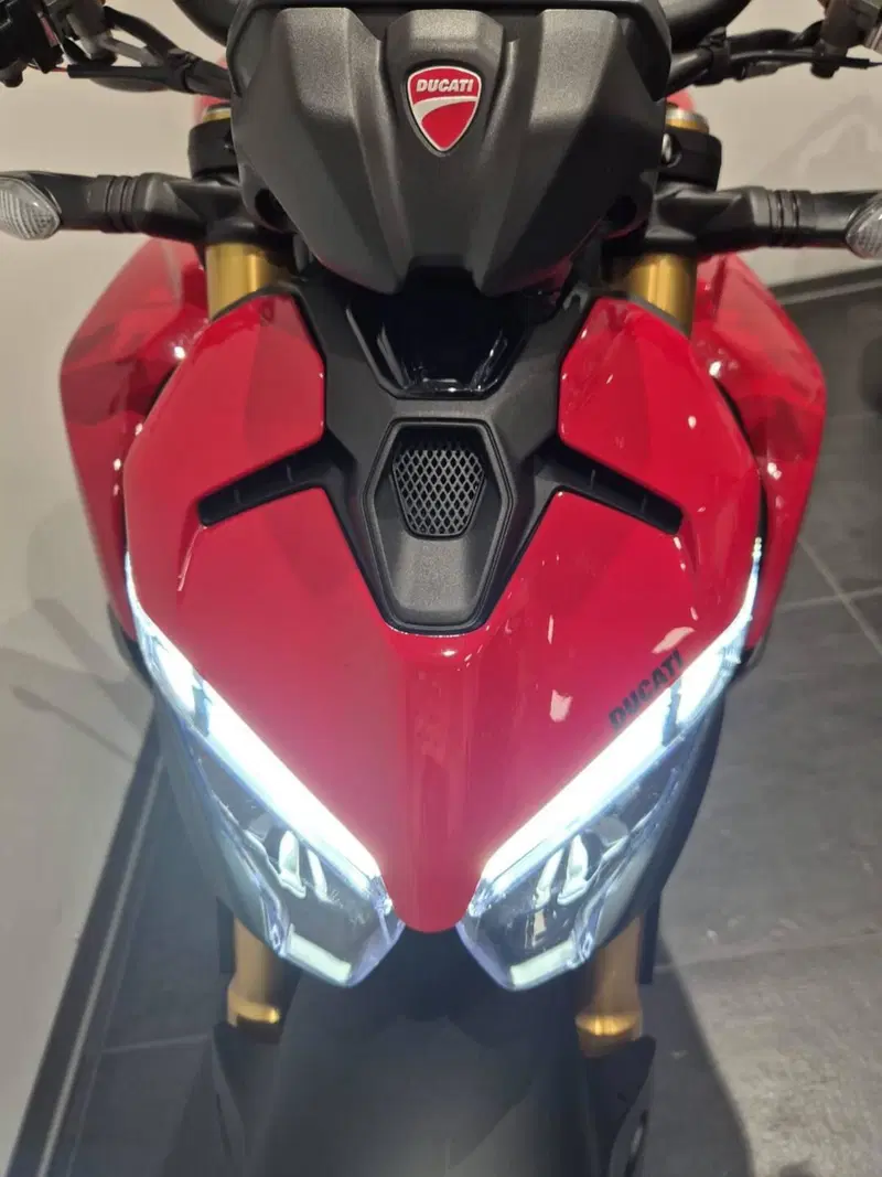 Ducati Streetfighter V2 S (2025 - 26) (4)