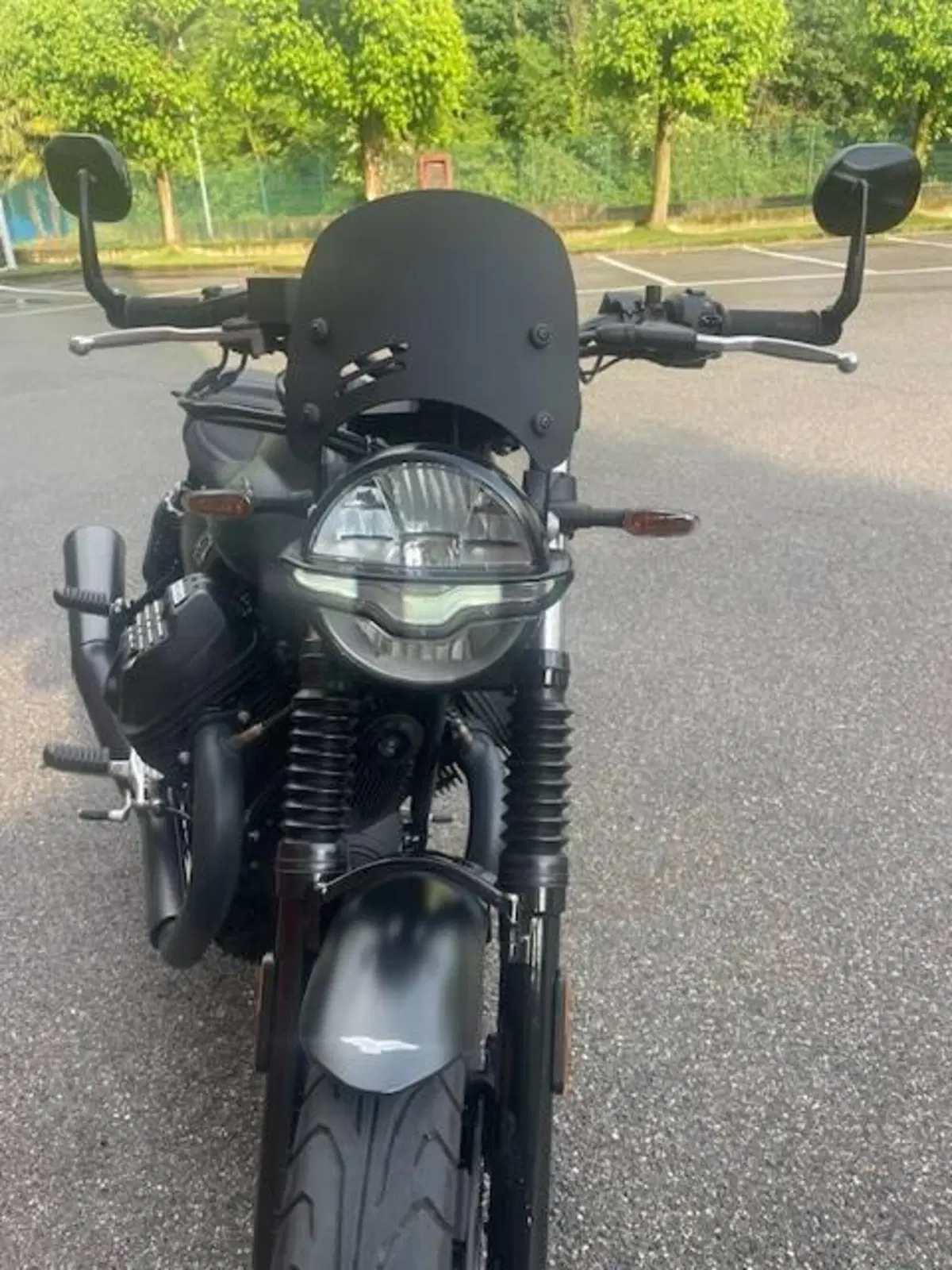 Moto Guzzi V7 Stone (2021 - 24) (3)