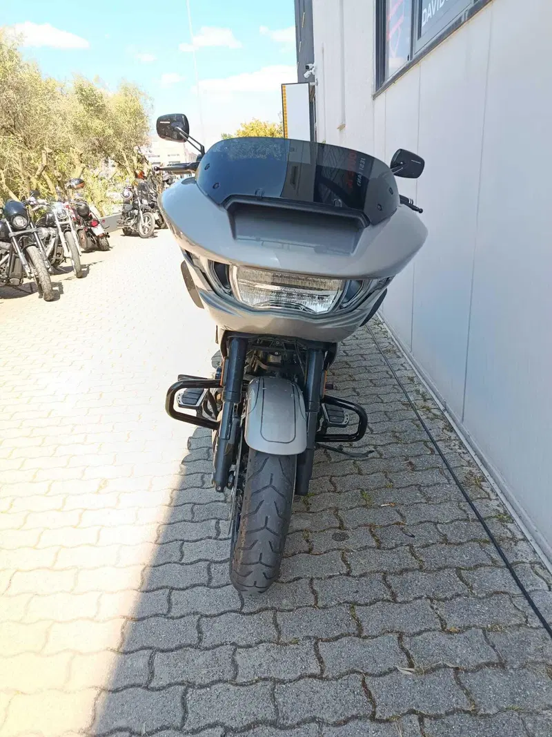 Harley-Davidson CVO Road Glide (2023) (6)