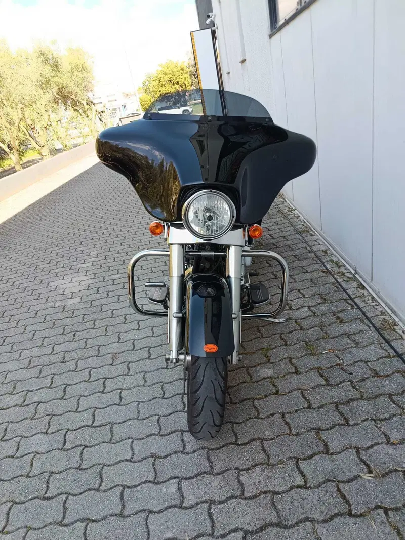 Harley-Davidson 1690 Street Glide (2011 - 13) - FLHX (5)