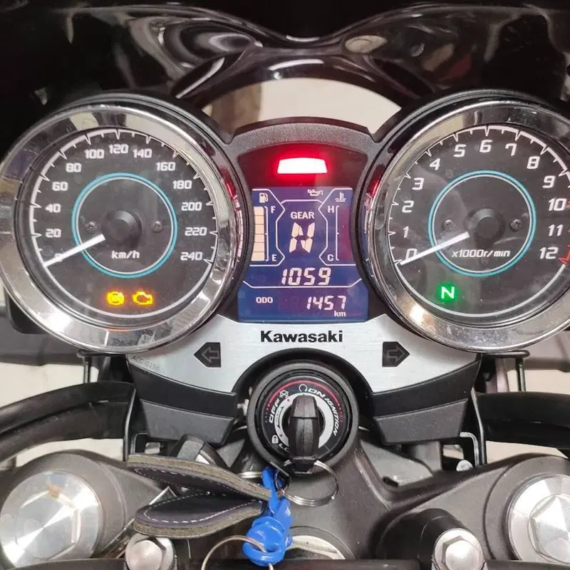 Kawasaki Z 650 RS (2022 - 24) (4)