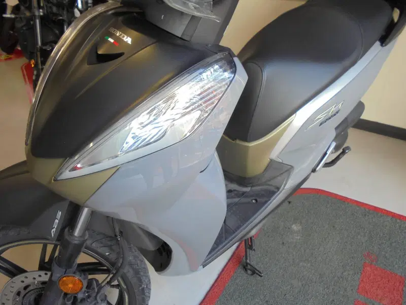 Honda SH 300 i Sport ABS (2018 - 20) (6)