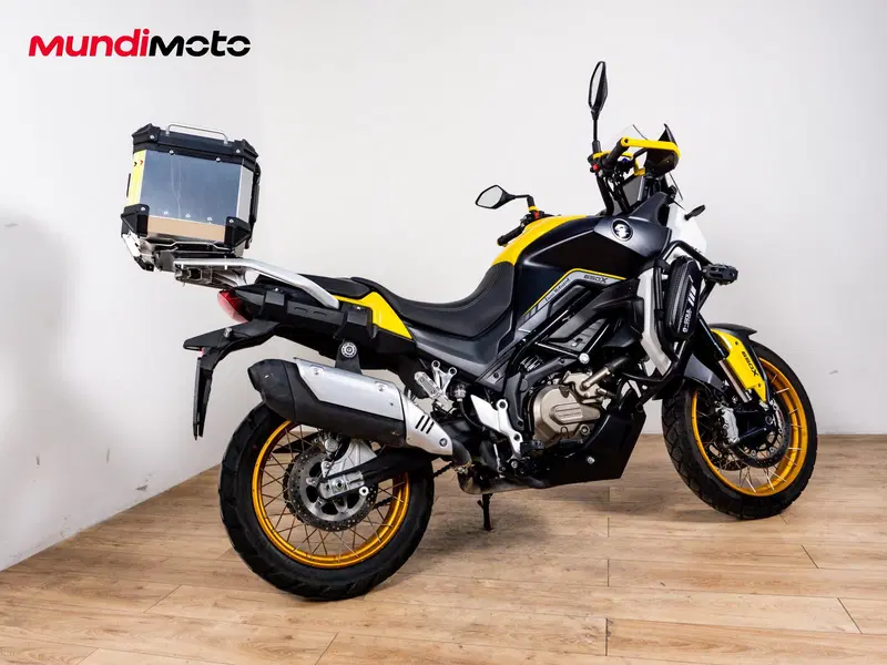 QJ Motor SVT 650 X (2024) (3)