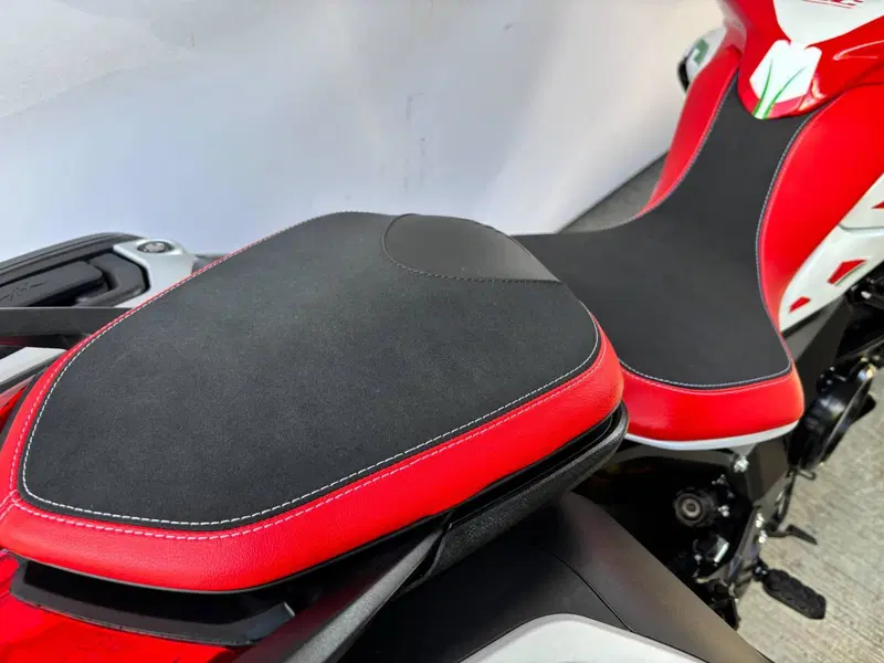 MV Agusta Turismo Veloce 800 RC SCS (2022 - 26) (4)