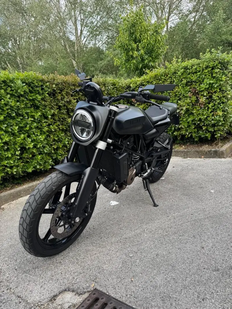 Husqvarna Svartpilen 701 (2020) (3)