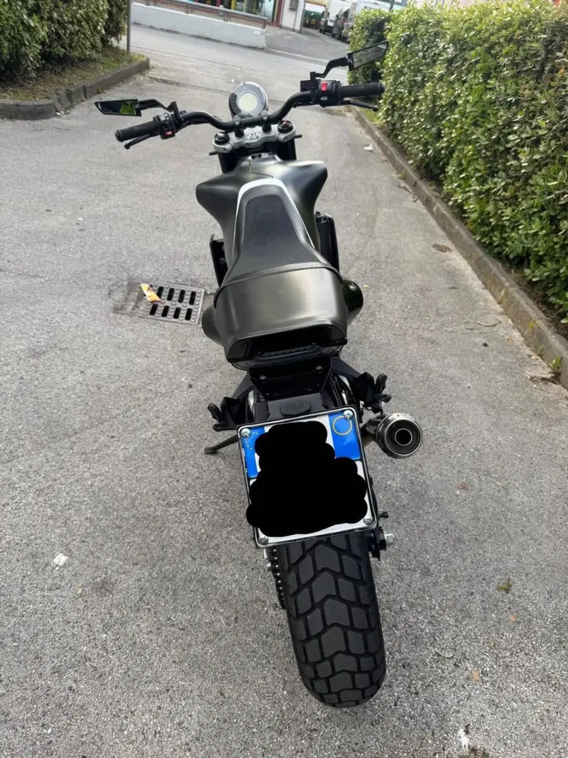 Husqvarna Svartpilen 701 (2020) (5)