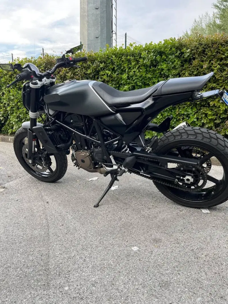Husqvarna Svartpilen 701 (2020) (6)