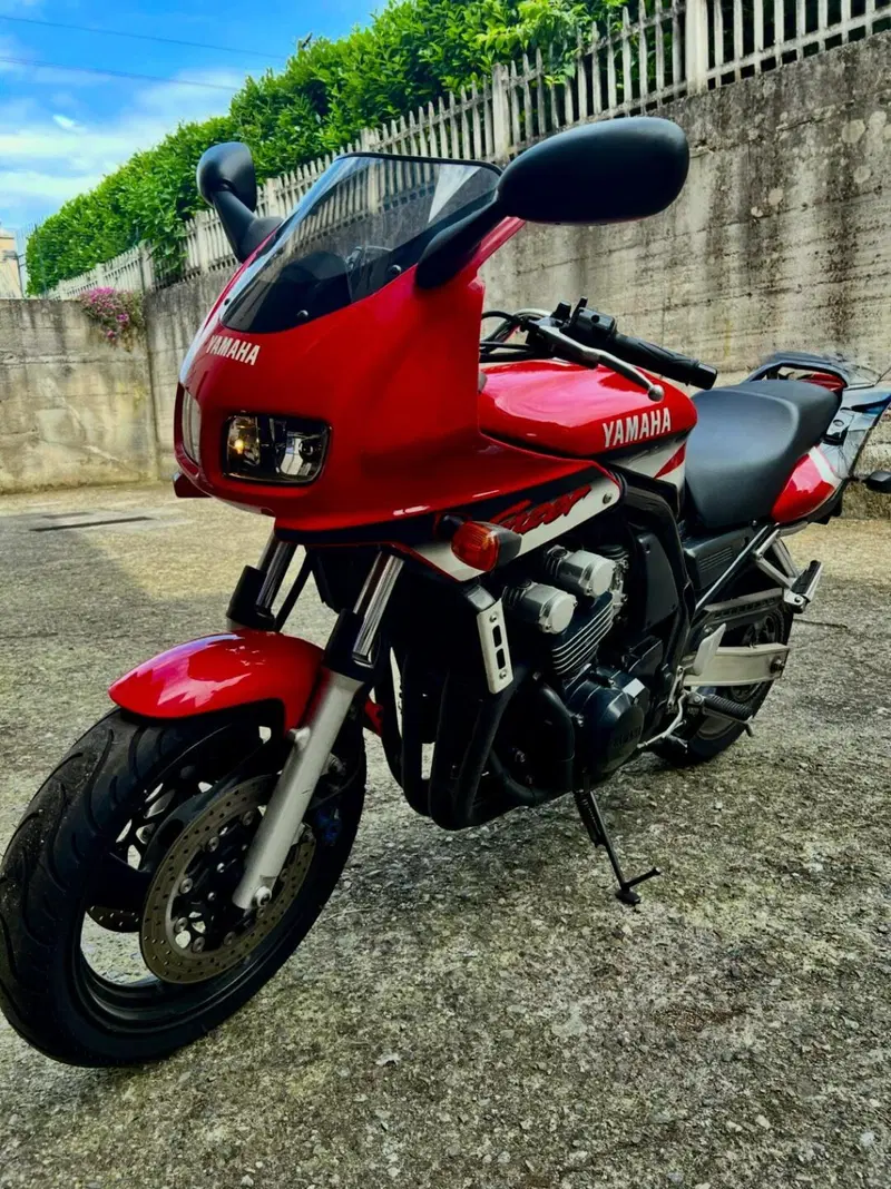 Yamaha FZS 600 Fazer (2002 - 03) (3)