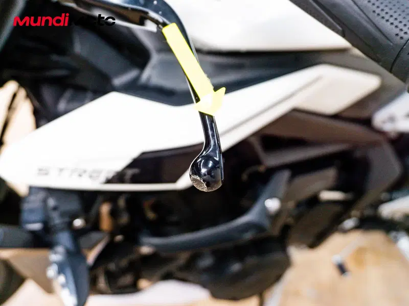 Triumph Street Triple 765 R (2023 - 26) (14)