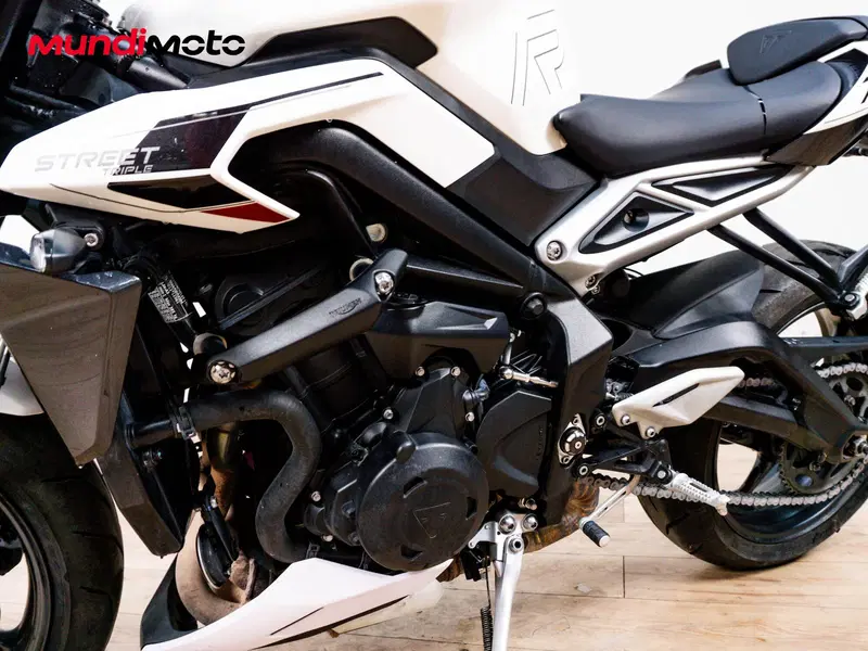 Triumph Street Triple 765 R (2023 - 26) (9)
