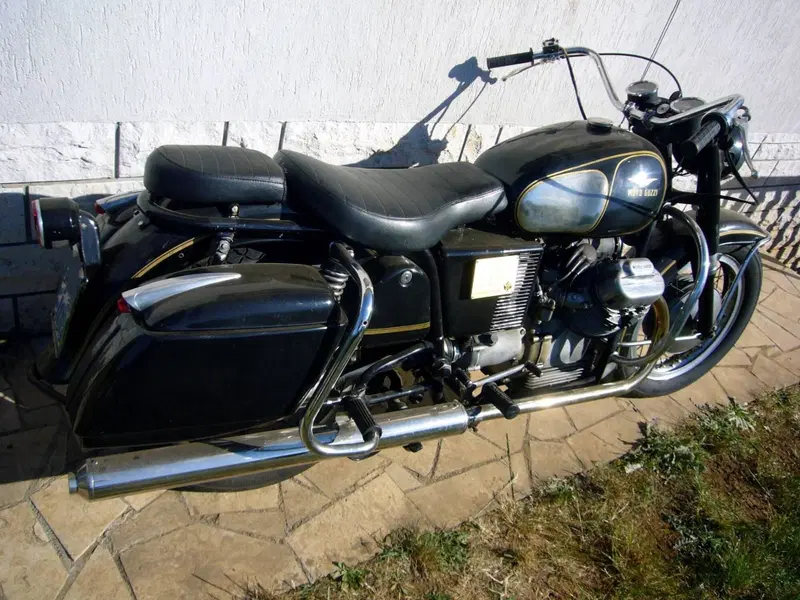 Moto Guzzi V7 Special (2)